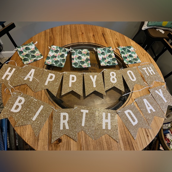 NWOT - Pre Strung Happy 80th Birthday sign Comes with 5 Tropical Drawstring Bags - Picture 7 of 14